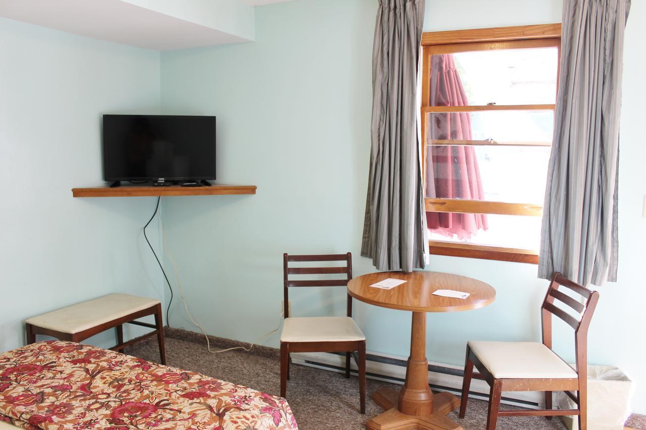 Barberry Court Motel &Cabins Lake George Zewnętrze zdjęcie