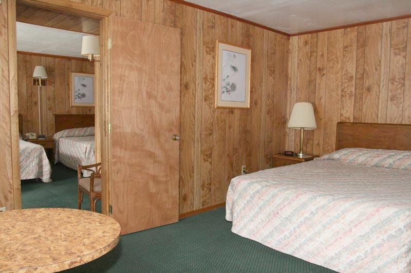 Barberry Court Motel &Cabins Lake George Zewnętrze zdjęcie