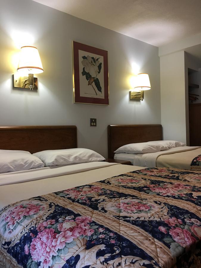 Barberry Court Motel &Cabins Lake George Zewnętrze zdjęcie