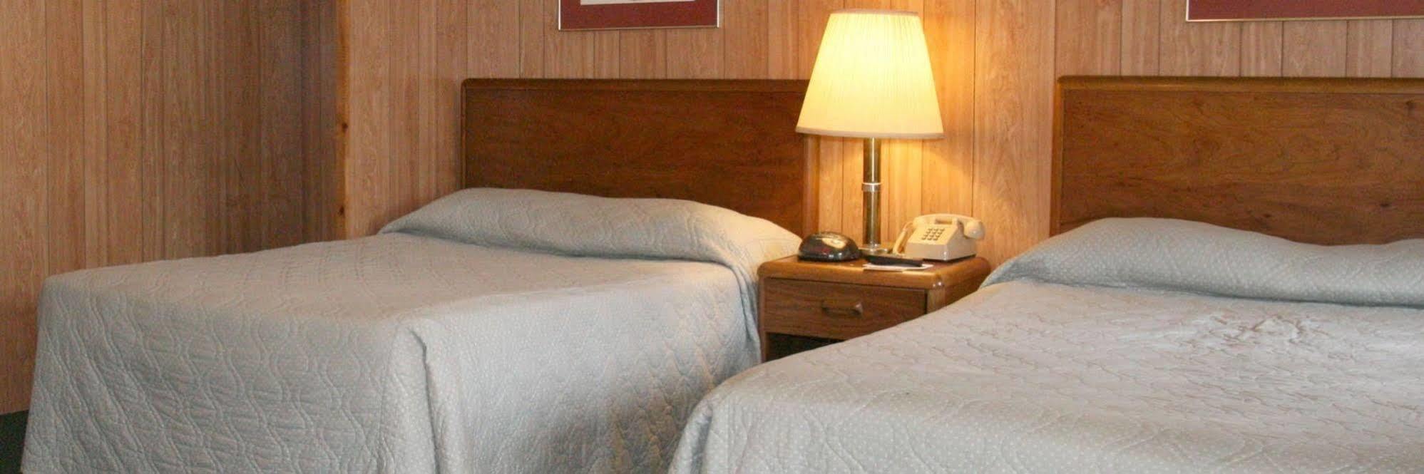 Barberry Court Motel &Cabins Lake George Zewnętrze zdjęcie